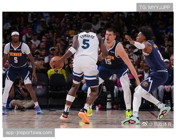 杰克逊二世挡拆拉开迫使约基奇换防比上季更具破坏力