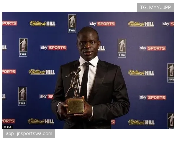 坎特从单后腰转型双后腰核心的战术适配分析